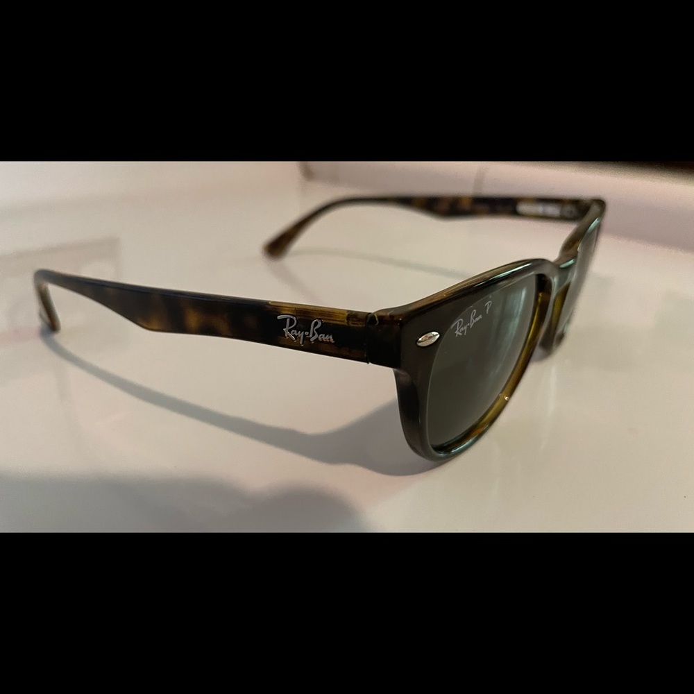 Ray-Ban Polarized Wayfarer Sunglasses - RB 4140 49mm